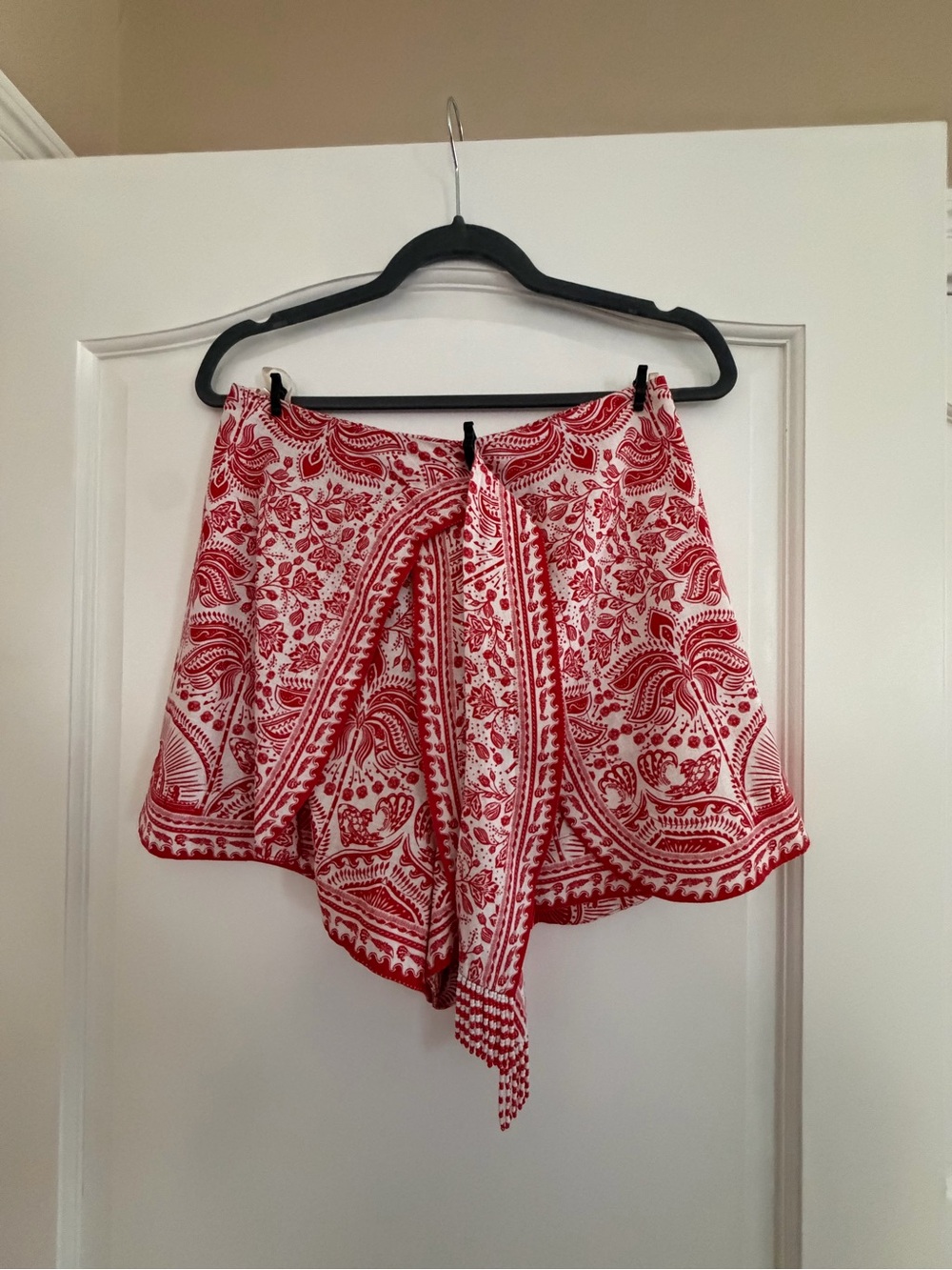 FARM Rio Red and White Printed Tie-Front Skort